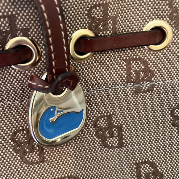 DOONEY & BOURKE Signature Tote - Picture 4 of 9